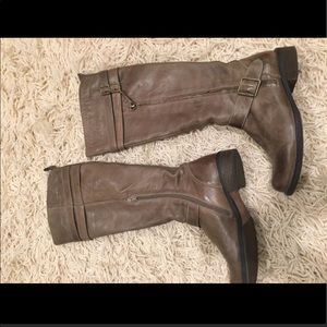 Size 9. Miz Mooz brown boots. Super soft.